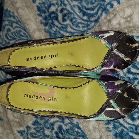 Madden Girl Platform Heel 6 - Picture 8 of 9